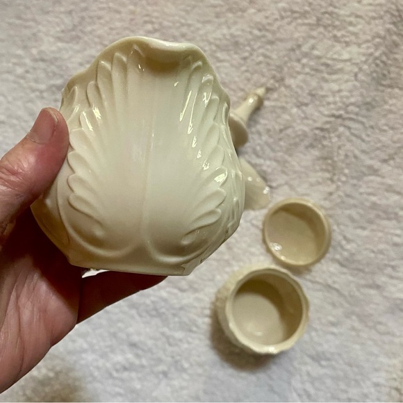 🔥Lenox COTTAGE Embossed 6 Piece Set - 24k Gold Trim🔥 - Picture 4 of 5